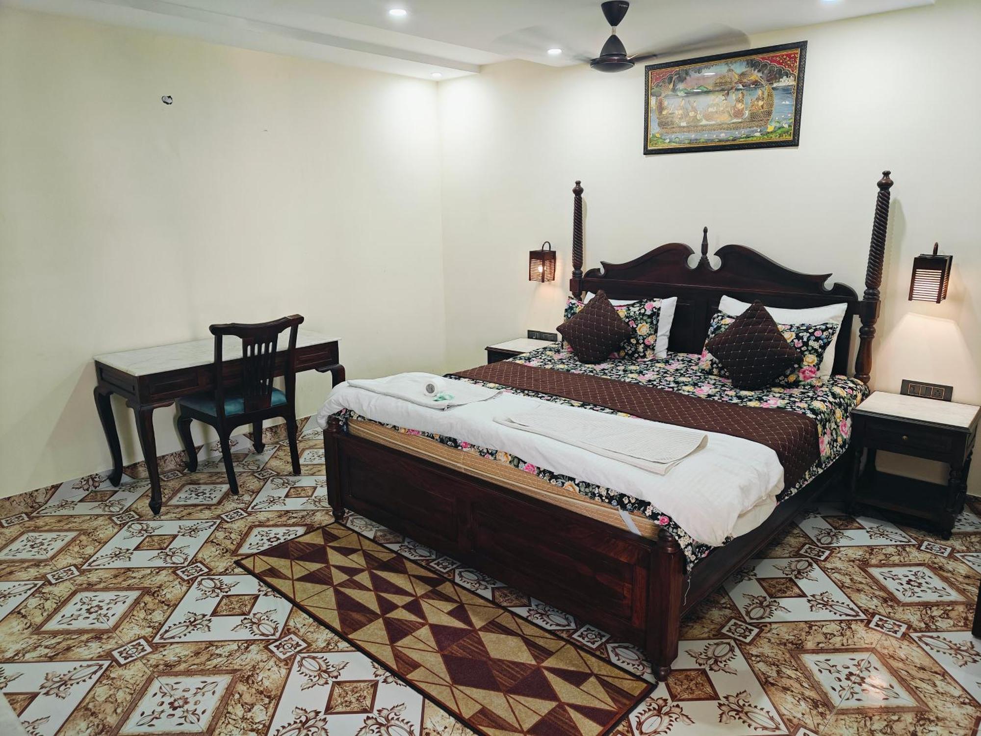 Tourist Hotel 2*